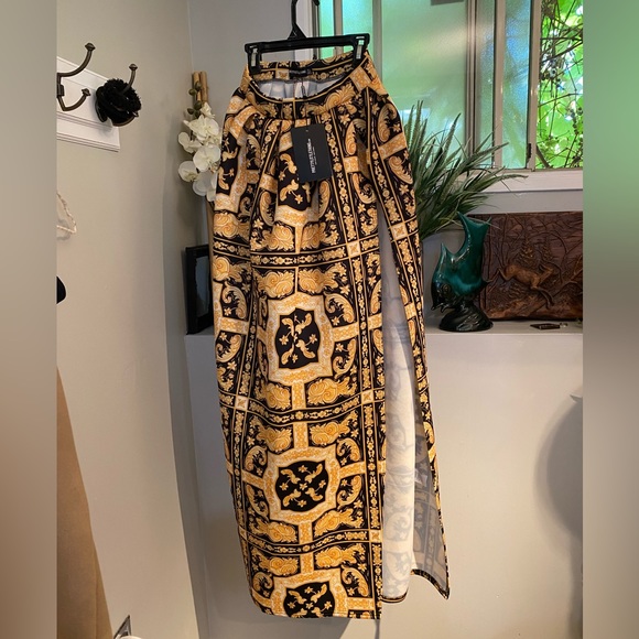 Beautifully printed PLT maxi skirt with slit - Picture 3 of 3